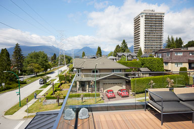 House - Featherstone